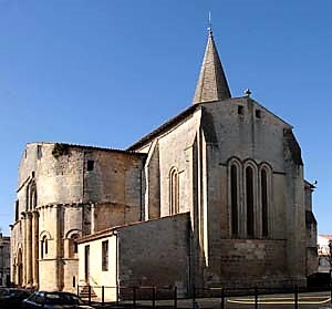 église St. Pierre de Gémozac